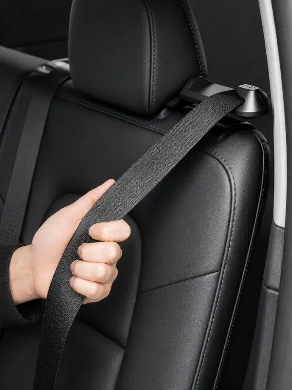 Spigen Tesla Model Y Arka Koltuk Emniyet Kemeri Yükseltici TO250 Black