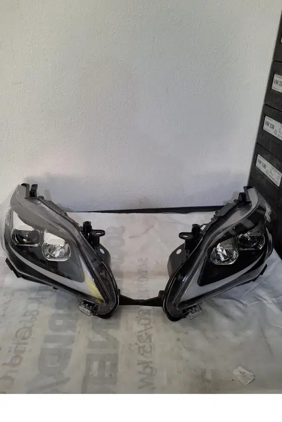 Toyota Corolla suv 2011 2012 2013 LED FAR Q21A