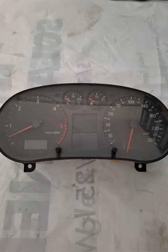 AUDİ A3 KİLOMETRE SAATİ GÖSTERGE SAATİ